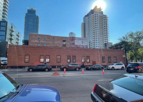 Freestanding Building on 104 Photo Gallery3